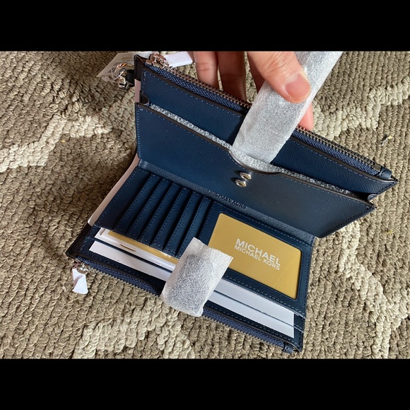 MK Wristlet PHONE Wallet DOUBLE ZIP - Picture 3 of 6